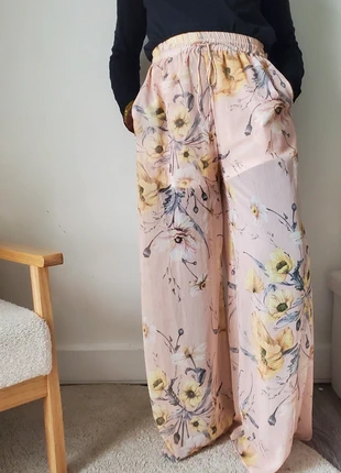 Pantalon fluide rose avec imprimés H&M taille XS/34/6 neuf, brand: H&M, condition: New with tags, size: XS / 34 / 6, €9.00, €10.15 includes Buyer Protection