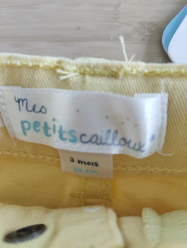 short 3 mois neuf avec étiquette - photo numéro 2