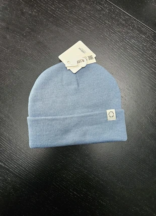 Beanie neuf taille M Pull&Bear, merk: Bershka, staat: Heel goed, maat: M, € 5,00, € 5,95 inclusief Kopersbescherming