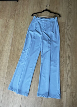 Cute lichtblauwe broek met plooien nette pantalon suit style, marque: Cute, état: Très bon état, taille: M / 38 / 10, 5,00 €, 5,95 € Protection acheteurs incluse