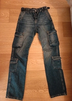Jeans cargo stradivarius, merk: Stradivarius, staat: Heel goed, maat: XXS / 32 / 4, € 12,00, € 13,30 inclusief Kopersbescherming