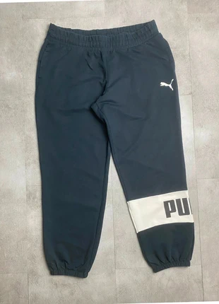 Jogging noir Puma M / F40 – Logo blanc, taille à cordon, merk: Puma, staat: Heel goed, maat: M, € 11,90, € 13,20 inclusief Kopersbescherming