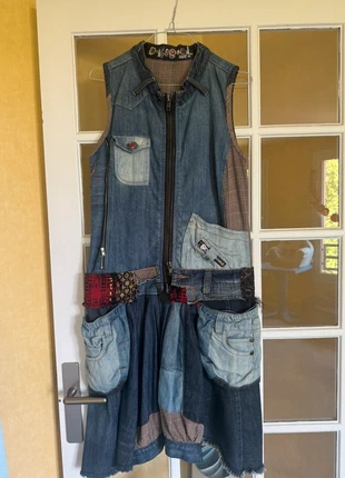 Robe Desigual, marke: Desigual, zustand: Sehr gut, größe: L / 40 / 12, 40,00 €, 42,70 € inklusive Vinted-Käuferschutz