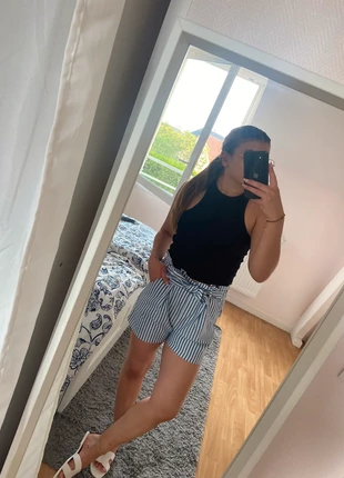 Short ample, marke: Jennyfer, zustand: Sehr gut, größe: XS / 34 / 6, 1,00 €, 1,75 € inklusive Vinted-Käuferschutz