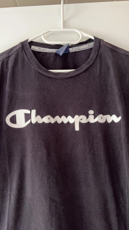 Champion T-Shirt schwarz | Vinted