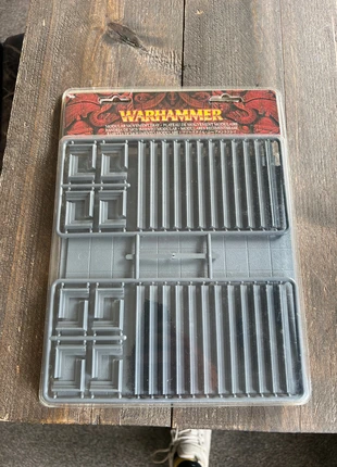 Warhammer fantasy battles sealed modulair movement tray, merk: Games Workshop, staat: Nieuw zonder prijskaartje, € 39,00, € 41,65 inclusief Kopersbescherming