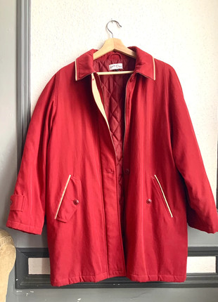 Manteau matelassé mi-long rouge Cécile d’Orges M, marque: Cécile D'orges, état: Très bon état, taille: M / 38 / 10, 10,00 €, 11,20 € Protection acheteurs incluse