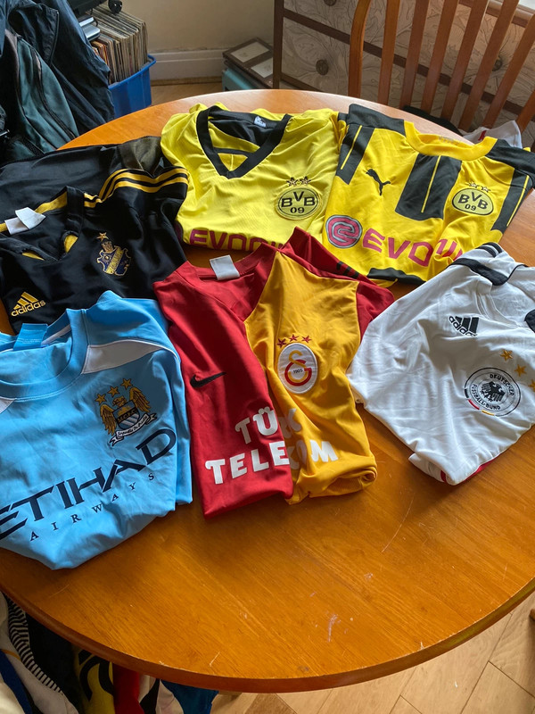 Football shirts | Vinted