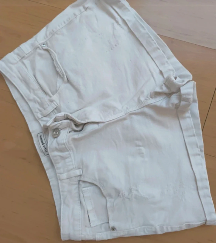 Short jeans