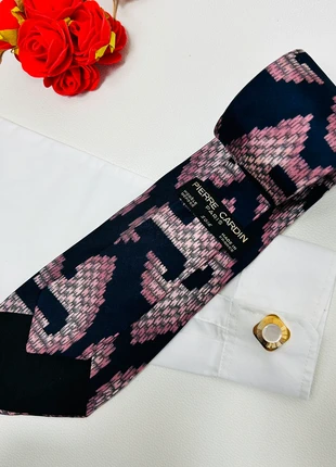 Cravate neuve Pierre Cardin vintage 70s - soie bleu marine Lila 9,5 cm, brand: Pierre Cardin, condition: New without tags, €34.00, €36.40 includes Buyer Protection Pro