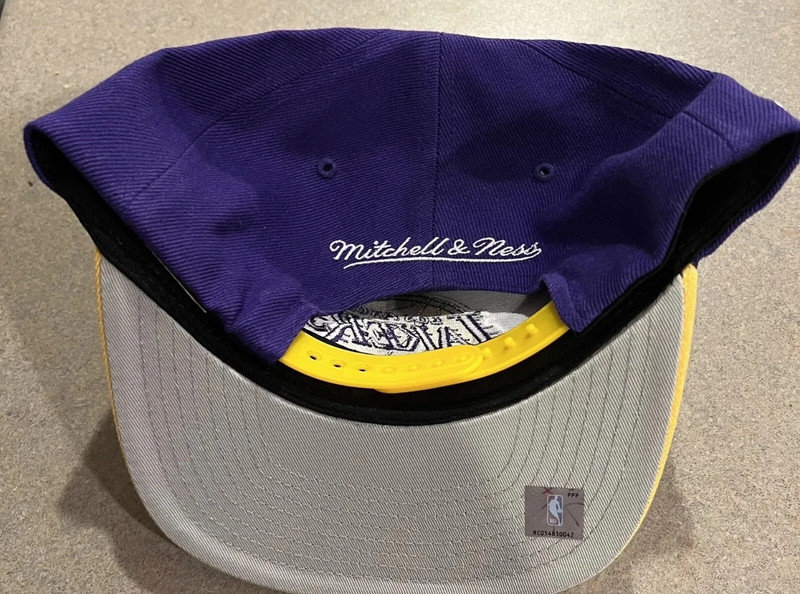 Men's Mitchell & Ness  NBA Los Angeles Lakers Snapback Hat 2