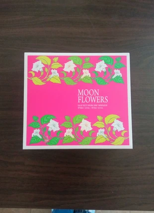 #Moonflowers. Set de bote colonia con tamaño bolso, merk: Moon Flowers, staat: Nieuw met prijskaartje, € 6,00, € 7,00 inclusief Kopersbescherming