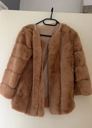 fourrure beige fausse fourrure veste , merk: Boutique Parisienne, staat: Nieuw zonder prijskaartje, maat: S / 36 / 8, € 17,00, € 18,55 inclusief Kopersbescherming