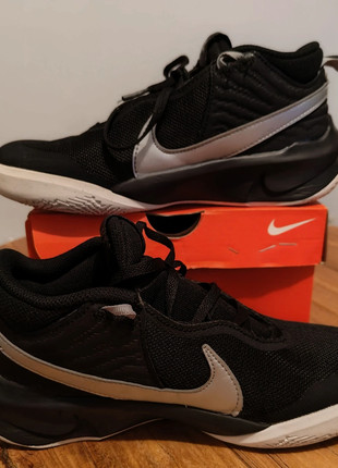 Nike Team Hustle D10, marca: Nike, estado: Muito bom, tamanho: 37, €15.00, €16.45 inclui Proteção do Comprador