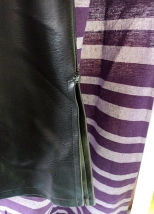 falda tipo cuero con aberturas laterales, marca: Pimkie, estado: Muy bueno, tamaño: M / 38 / 10, 2,00 €, 2,80 € Protección al comprador incluida