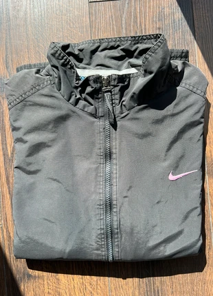 Nike Windbreaker Unissexo – Streetwear / Desportivo / Original / Tamanho L, marca: Nike, estado: Bom, tamanho: L, €20.00, €21.70 inclui Proteção do Comprador