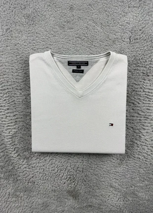 Pull col V unie Tommy Hilfiger | Taille M | Blanc Logo Brodé, brand: Tommy Hilfiger, condition: Good, size: M, €9.90, €11.10 includes Buyer Protection Pro