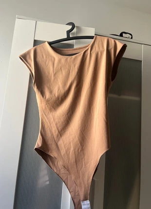 Body marron clair, marca: Paris Mode, estado: Novo com etiquetas, tamanho: Tamanho único, €5.00, €5.95 inclui Proteção do Comprador