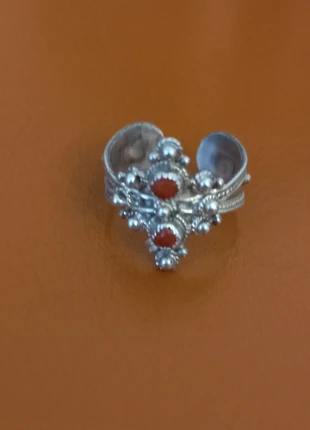 Bague kabyle en argent et corail véritable ajustable, merk: Kabyle, staat: Nieuw zonder prijskaartje, maat: Aanpasbaar, € 38,00, € 40,60 inclusief Kopersbescherming