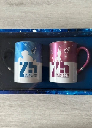 2 Tasses Disneyland Paris 25e anniversaire, marke: Disney, zustand: Neu, 9,50 €, 10,68 € inklusive Vinted-Käuferschutz