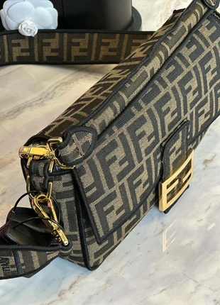 Fendi Baguette, marke: Fendi, zustand: Neu, 2 400,00 €, 2 520,70 € inklusive Vinted-Käuferschutz