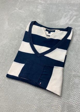 Pull Tommy Hilfiger, marque: Tommy Hilfiger, état: Très bon état, taille: M / 38 / 10, 12,00 €, 13,30 € Protection acheteurs incluse