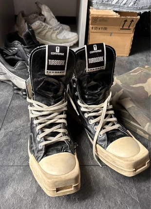 Converse x Rick Owens drkshdw turbodrk chuck 70 noir verni, marke: Rick Owens, zustand: Zufriedenstellend, größe: 44, 80,00 €, 84,70 € inklusive Vinted-Käuferschutz