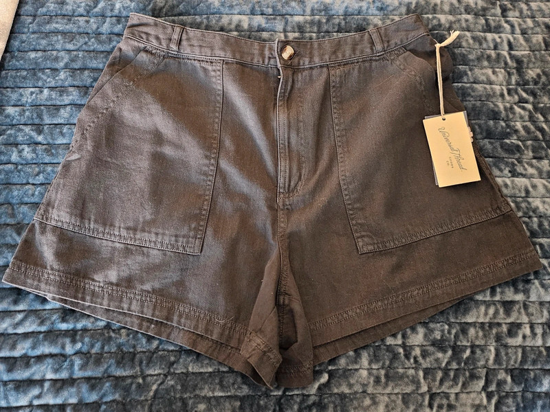 New Universal Thread Utility Shorts 1