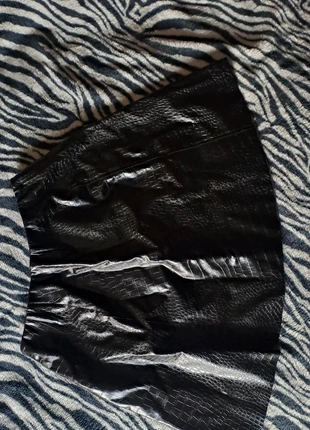 Minigonna similpelle coccodrillo, brand: Alternative, condizioni: Ottime, taglia: S / IT 40 / EU 36, €5.00, €5.95 include la Protezione acquisti