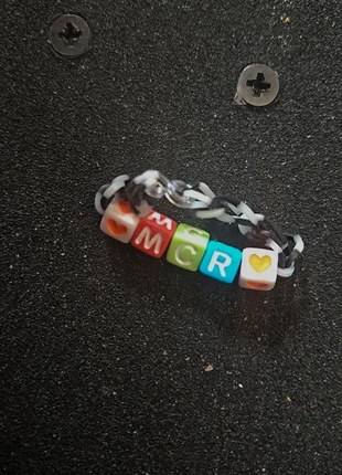 My chemical romance loom bracelet, merk: My Chemical Romance, staat: Nieuw zonder prijskaartje, € 1,00, € 1,75 inclusief Kopersbescherming