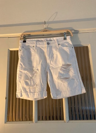 AOS korte spijkerbroek nieuw wit maat 40, staat: Nieuw zonder prijskaartje, maat: L / 40 / 12, € 2,00, € 2,80 inclusief Kopersbescherming