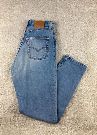 Jean Levi's 901 Bleu Clair W29 L32 femme, brand: Levi's, condizioni: Ottime, taglia: M / IT 42 / EU 38, €24.99, €26.94 include la Protezione acquisti