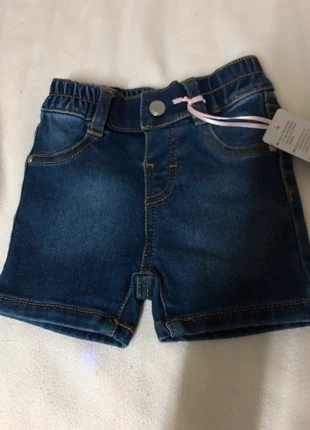 Short bébé , marke: Zeeman, zustand: Neu, mit Etikett, größe: 9-12 Monate / 74, 1,50 €, 2,28 € inklusive Vinted-Käuferschutz