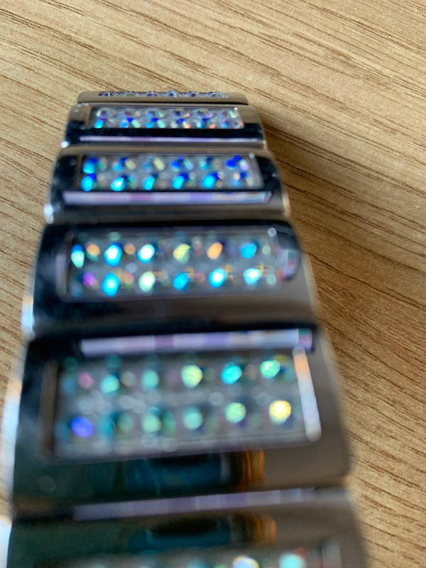 Accu 2 2025 watch swarovski