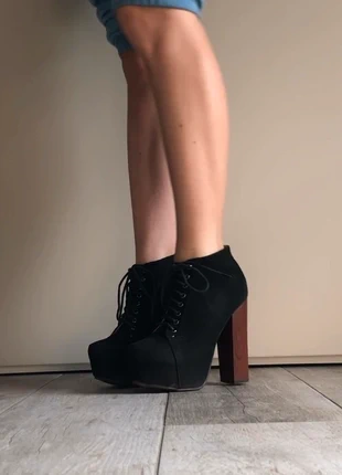 Scarpe con tacco e plateau nere scamosciate donna, numero 36, brand: Donna, condizioni: Ottime, taglia: 36, €10.00, €11.20 include la Protezione acquisti