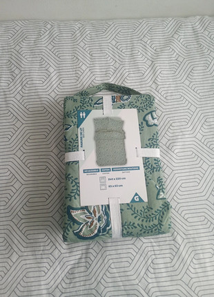 Une housse de couette 💯 coton neuve, état: Neuf avec étiquette, taille: King Size (220-240 cm x 220-260 cm), 24,00 €, 25,90 € Protection acheteurs incluse