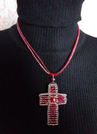 Collier croix en perles de rocailles et cristal, merk: Fait Main, staat: Nieuw zonder prijskaartje, € 8,00, € 9,10 inclusief Kopersbescherming