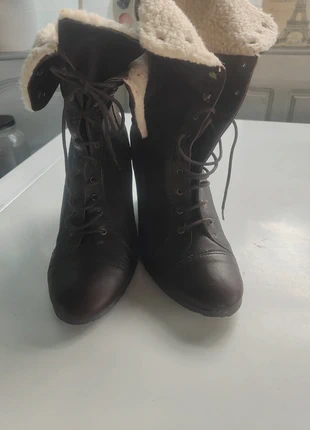 Bottines marron cuir comme neuves achetées en Italie, marque: Italy Style, état: Très bon état, taille: 41, 2,88 €, 3,72 € Protection acheteurs incluse