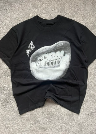 T-shirt Y2K VIntage imprimé “Bouches” - Taille M (oversize), marke: y2k, zustand: Sehr gut, größe: M, 14,99 €, 16,44 € inklusive Vinted-Käuferschutz