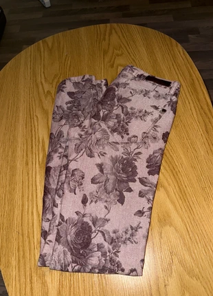 Jean fleur violet, marca: Amisu, estado: Muy bueno, tamaño: XS / 34 / 6, 5,00 €, 5,95 € Protección al comprador incluida