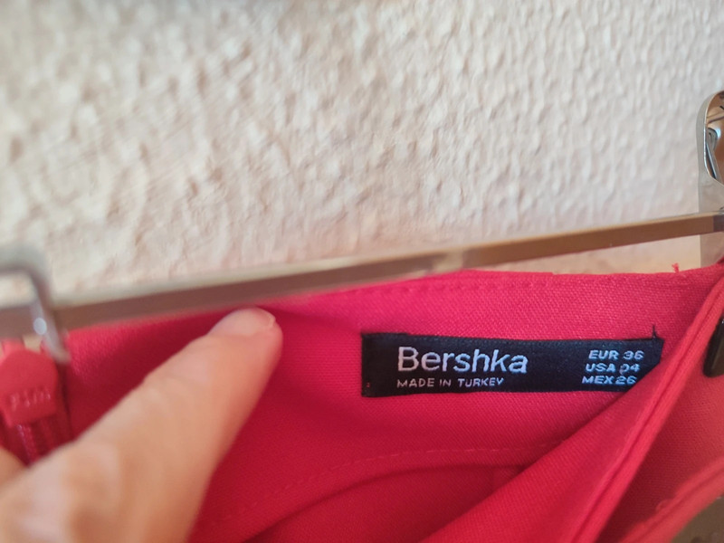 Short y falda. Bershka. T.38. Short et jupe. Bershka. T.38. 3