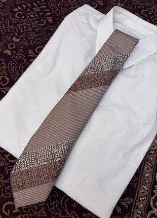 Cravate homme fine à rayures classique et élégante, marca: Vintage Dressing, estado: Muito bom, €5.00, €5.95 inclui Proteção do Comprador Pro