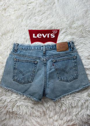 Short Lévi’s 572 W30 FR40. S133, marque: Levi's, état: Très bon état, taille: L / 40 / 12, 21,00 €, 22,75 € Protection acheteurs (Pro) incluse
