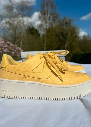 Nike air force one jaune, marca: Nike, estado: Nuevo sin etiquetas, tamaño: 39, 70,00 €, 74,20 € Protección al comprador incluida