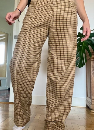 Pantalón de pinzas cintura alta., marca: Motel, estado: Nuevo sin etiquetas, tamaño: S / 36 / 8, 15,00 €, 16,45 € Protección al comprador incluida