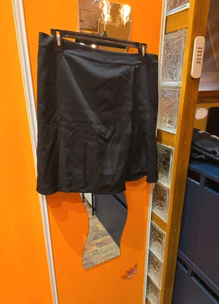 Rokje met broekje ineen van Boohoo, brand: Boohoo, condition: New with tags, size: 8XL / 56 / 28, €8.00, €9.10 includes Buyer Protection