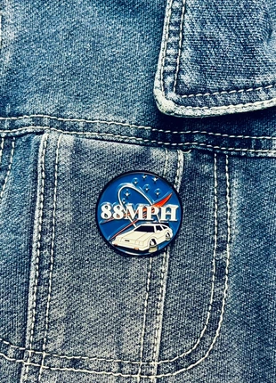 Spilla film Ritorno al Futuro pin, brand: ritorno al futuro, condizioni: Nuovo senza cartellino, €3.00, €3.85 include la Protezione acquisti