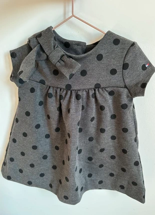 Vestito Tommy Hilfiger a Pois – 6-9 mesi, brand: Tommy Hilfiger, condizioni: Ottime, taglia: 6-9 mesi / 68 cm, €6.00, €7.00 include la Protezione acquisti