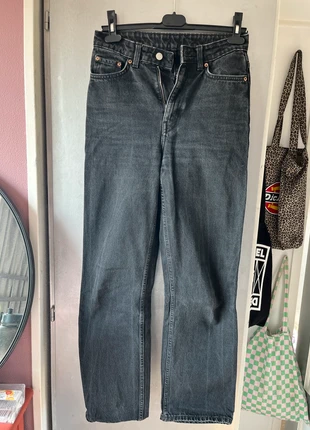 Row jeans weekday, merk: Weekday, staat: Heel goed, maat: S / 36 / 8, € 8,00, € 9,10 inclusief Kopersbescherming