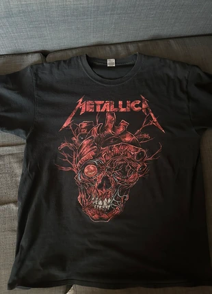 Metallica Heart Skull t-shirt, marke: Gildan, zustand: Sehr gut, größe: L, 15,00 €, 16,45 € inklusive Vinted-Käuferschutz